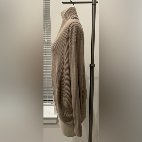 Banana Republic cocoon cardigan- taupe-Size medium-NWOT - Picture 4 of 11